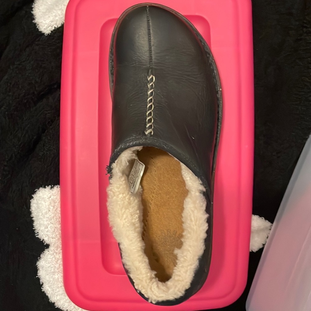 Uggs new without tag slip on size 9 women